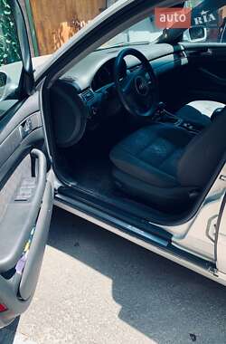 Audi A6  2001