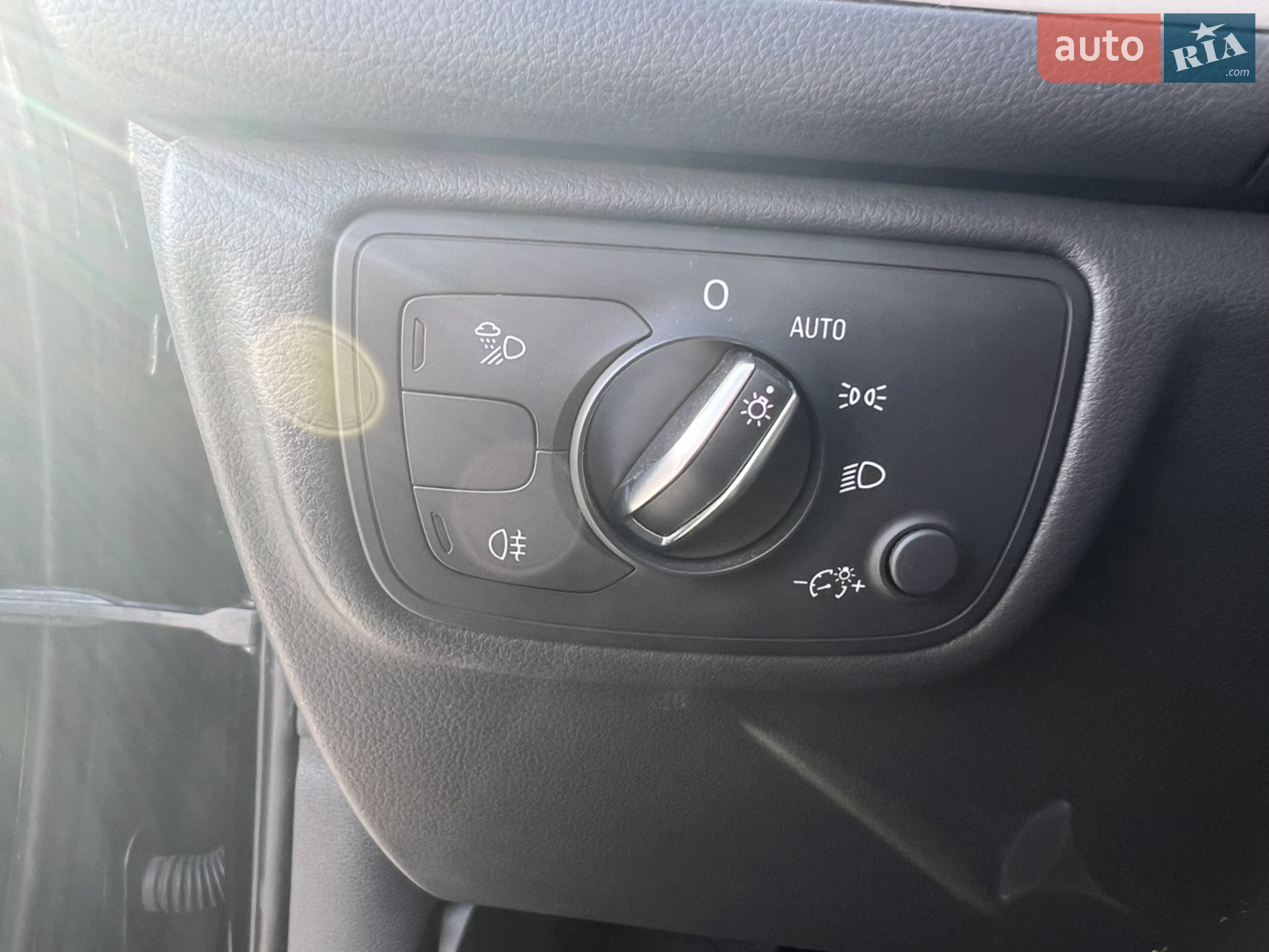 Audi A6 2015 VIN WAUZZZ4G2FN078376 фото оголошення 13 з 31