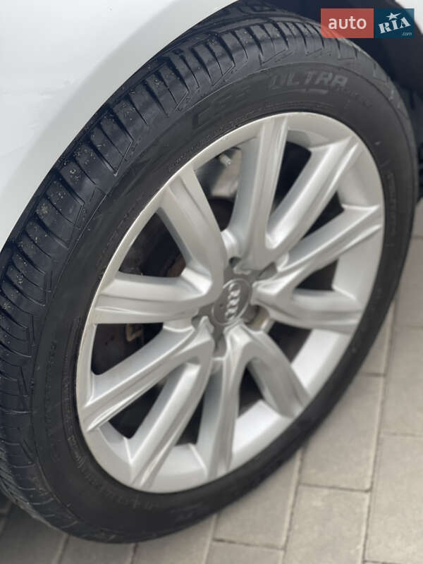 Седан Audi A6 2014 в Рівному