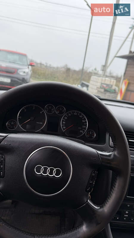Седан Audi A6 2003 в Рудки