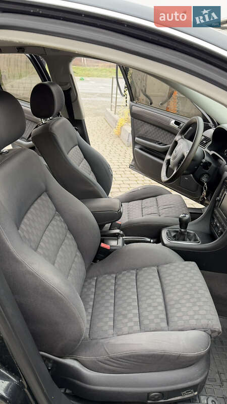 Седан Audi A6 2003 в Рудки