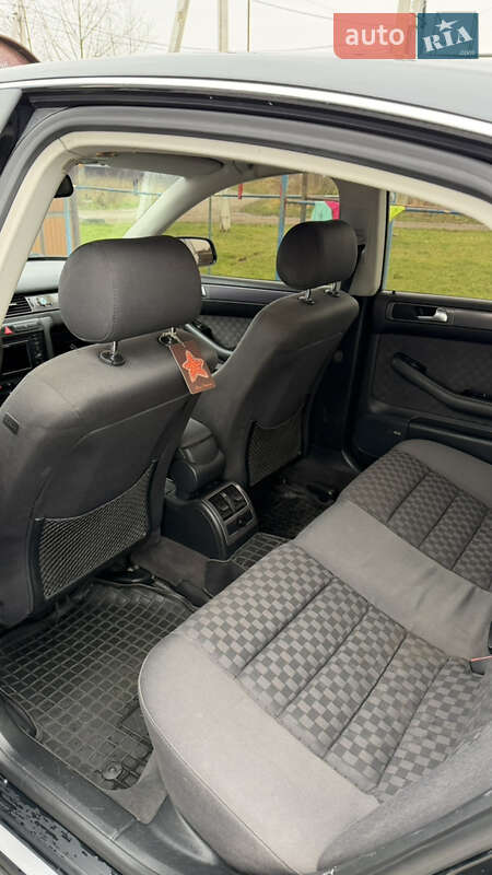 Седан Audi A6 2003 в Рудки