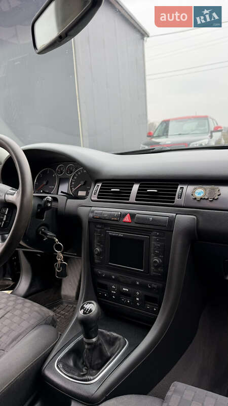 Седан Audi A6 2003 в Рудки