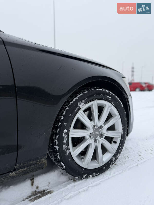 Седан Audi A6 2012 в Стрию