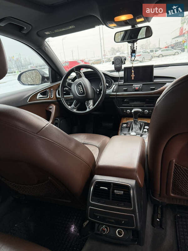 Седан Audi A6 2012 в Стрию