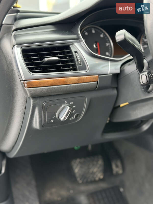 Седан Audi A6 2012 в Стрию