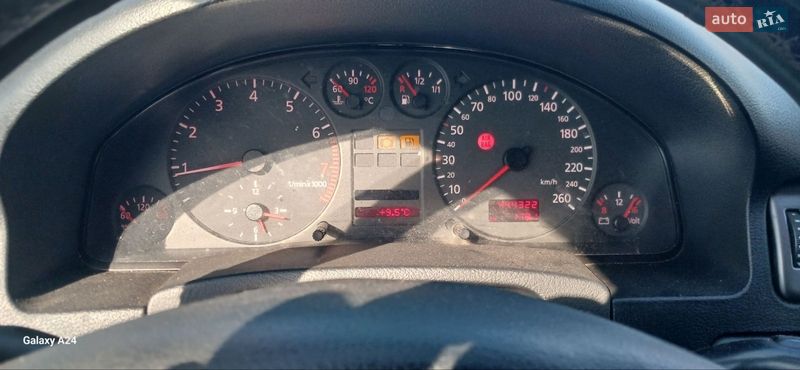 Седан Audi A6 1998 в Зарічному