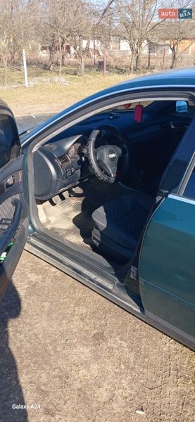 Седан Audi A6 1998 в Зарічному
