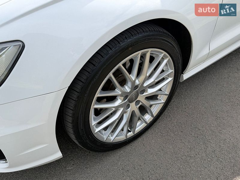 Седан Audi A6 2015 в Умані