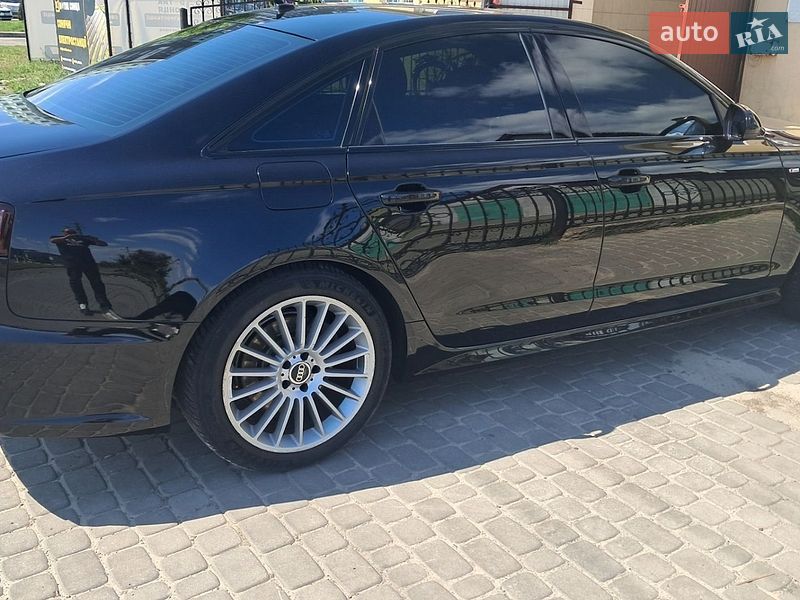 Седан Audi A6 2015 в Вараше