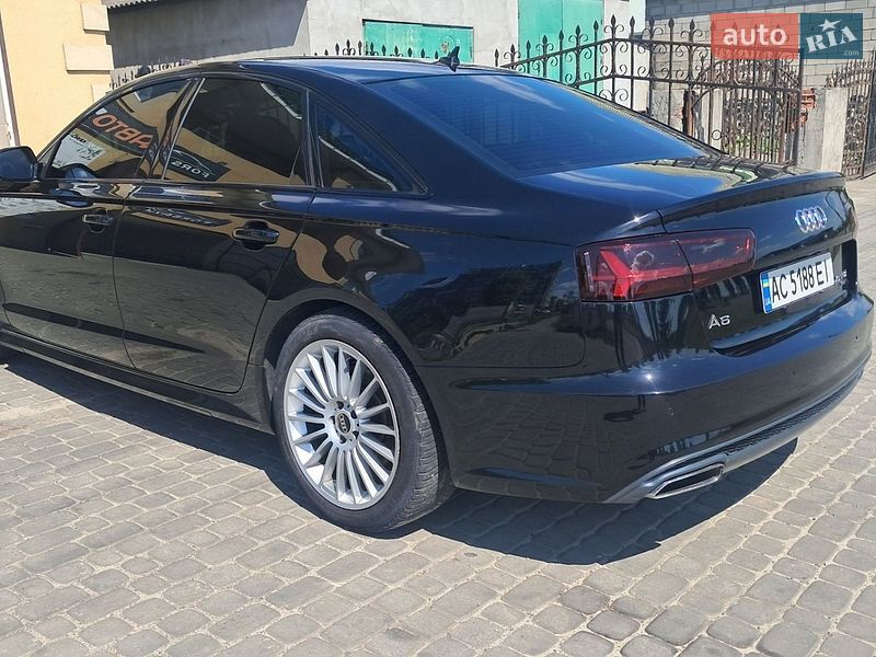 Седан Audi A6 2015 в Вараше