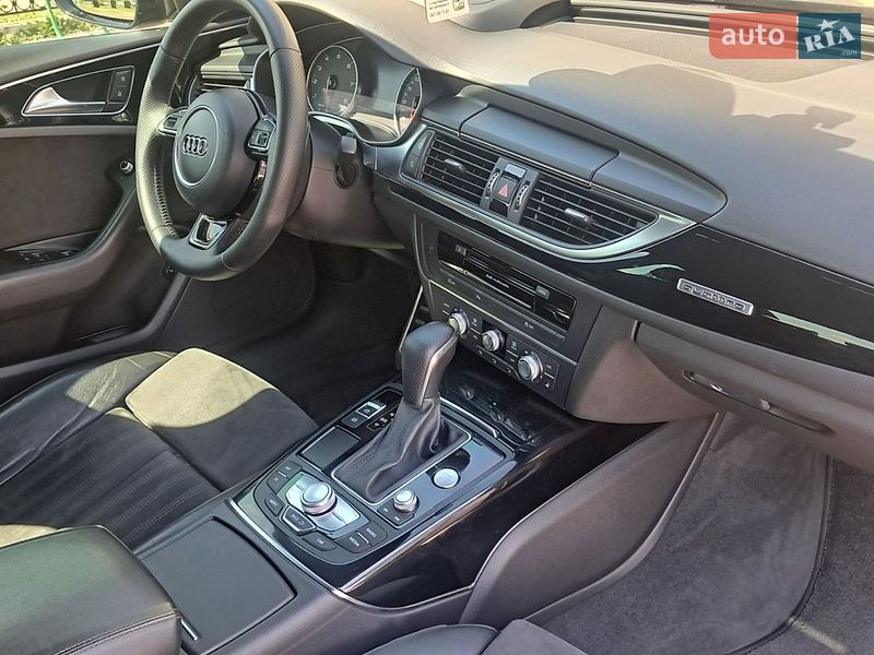 Седан Audi A6 2015 в Вараше