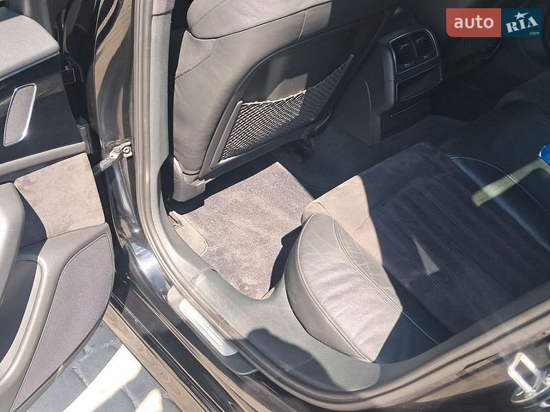 Седан Audi A6 2015 в Вараше