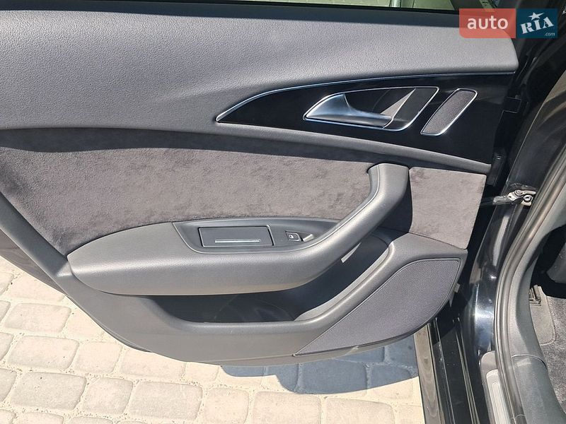 Седан Audi A6 2015 в Вараше