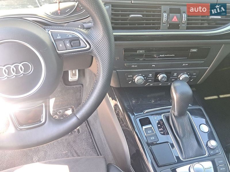 Седан Audi A6 2015 в Вараше