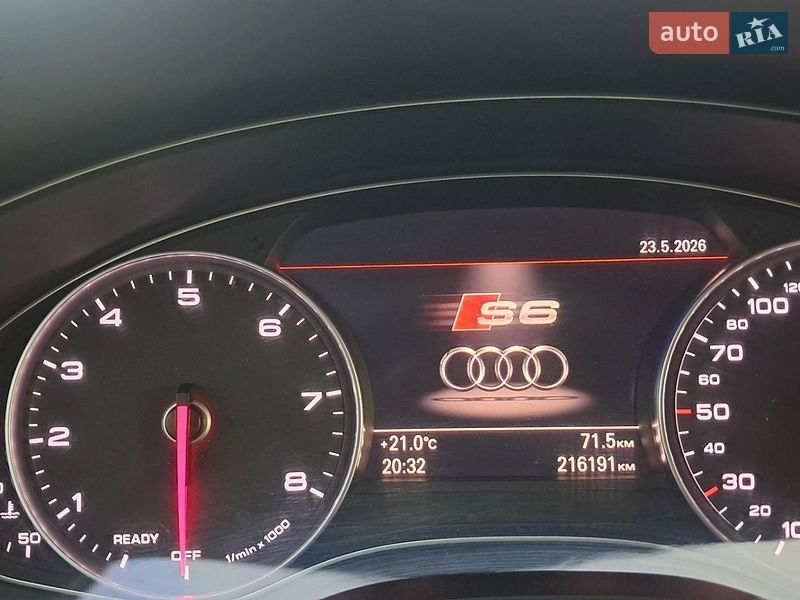Седан Audi A6 2015 в Вараше