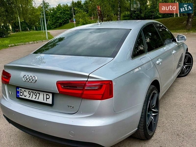 Седан Audi A6 2012 в Золочеві
