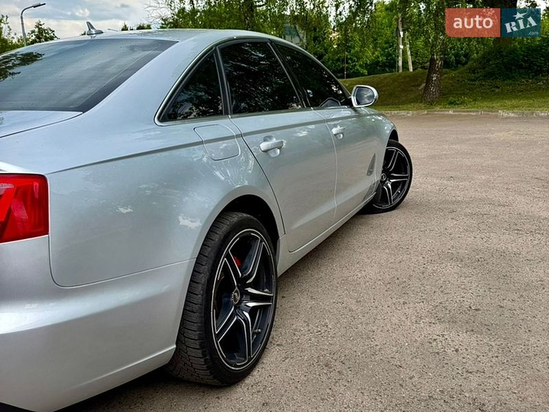 Седан Audi A6 2012 в Золочеві