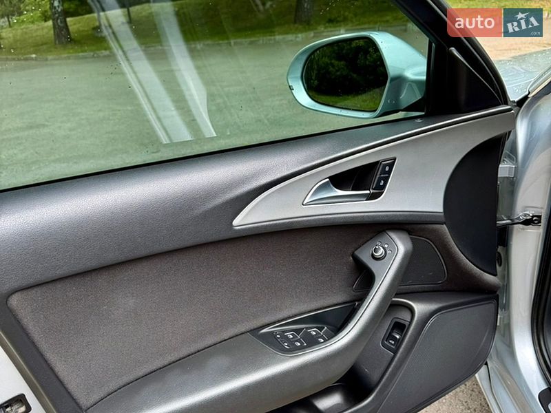 Седан Audi A6 2012 в Золочеві