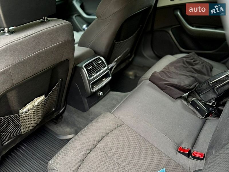 Седан Audi A6 2012 в Золочеві