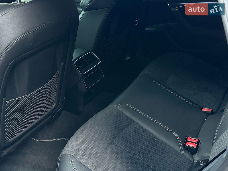 Седан Audi A6 2023 в Дніпрі