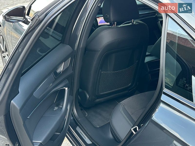 Седан Audi A6 2023 в Дніпрі