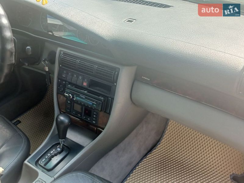 Седан Audi A6 1996 в Виннице