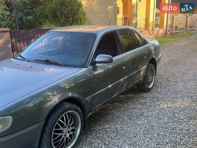 Седан Audi A6 1995 в Тячеві