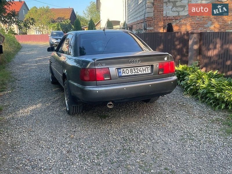 Седан Audi A6 1995 в Тячеві