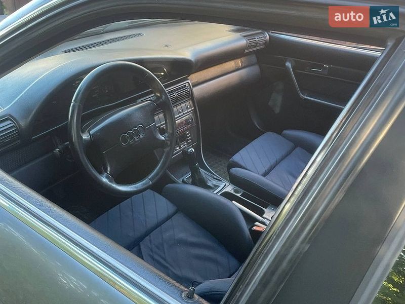Седан Audi A6 1995 в Тячеві