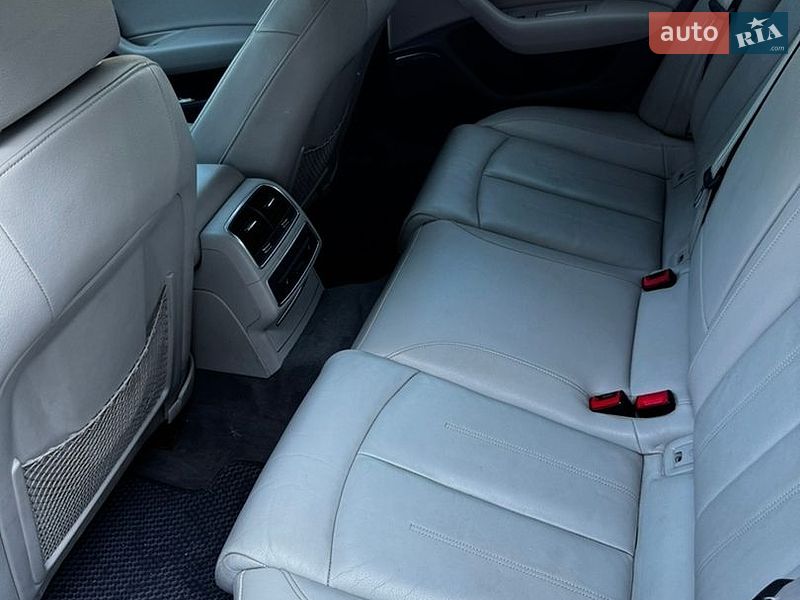 Седан Audi A6 2015 в Малине