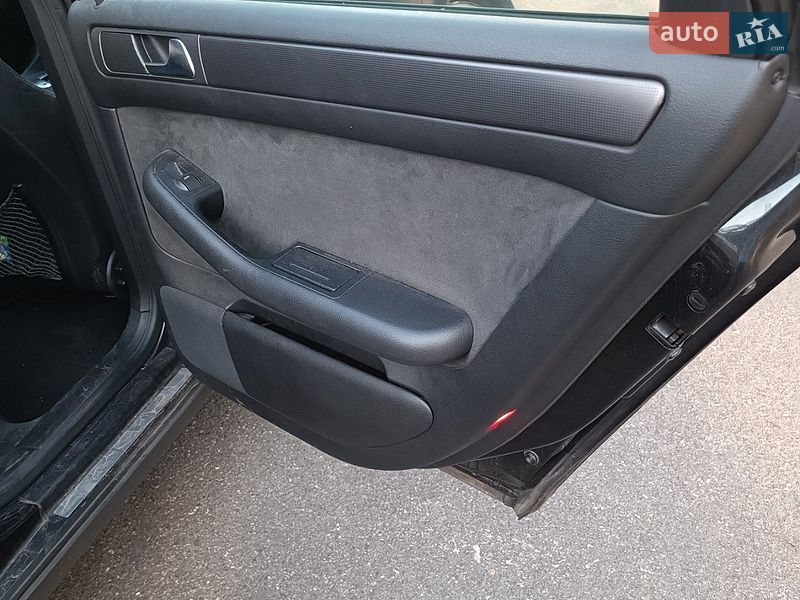 Универсал Audi A6 2002 в Киеве