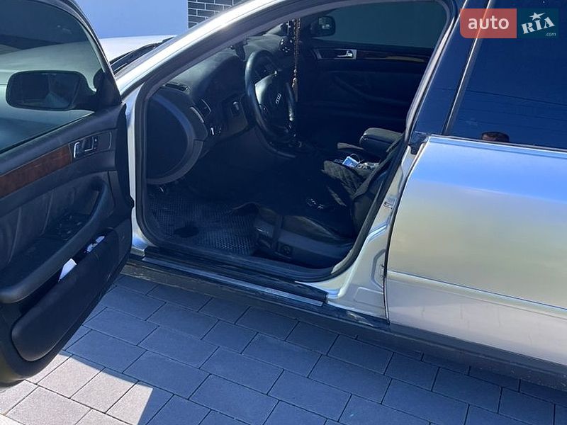 Універсал Audi A6 1999 в Вараші
