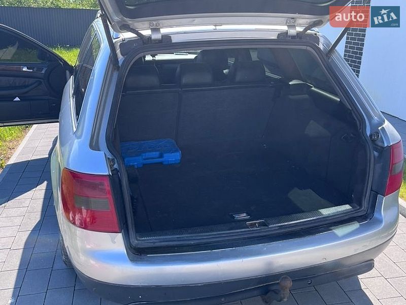 Універсал Audi A6 1999 в Вараші