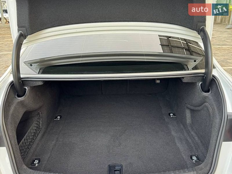 Седан Audi A6 2019 в Львові