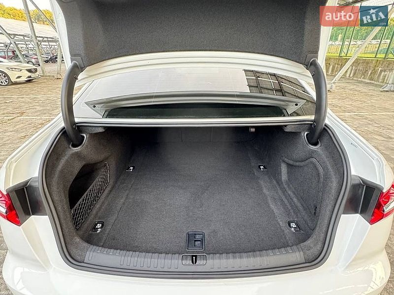 Седан Audi A6 2019 в Львові