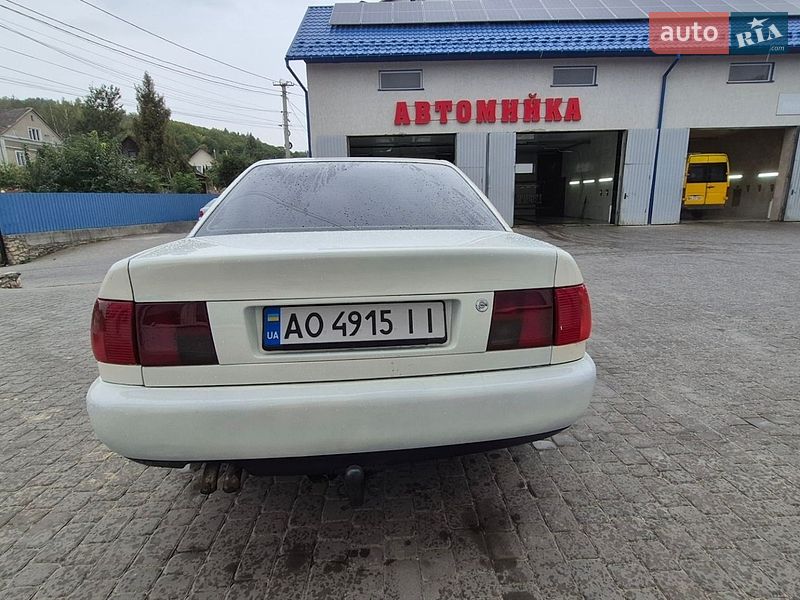 Седан Audi A6 1995 в Кременце