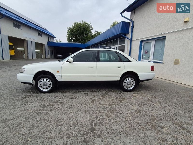 Седан Audi A6 1995 в Кременце