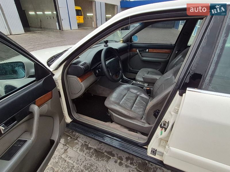 Седан Audi A6 1995 в Кременце