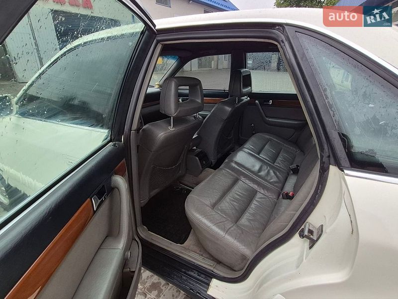 Седан Audi A6 1995 в Кременце