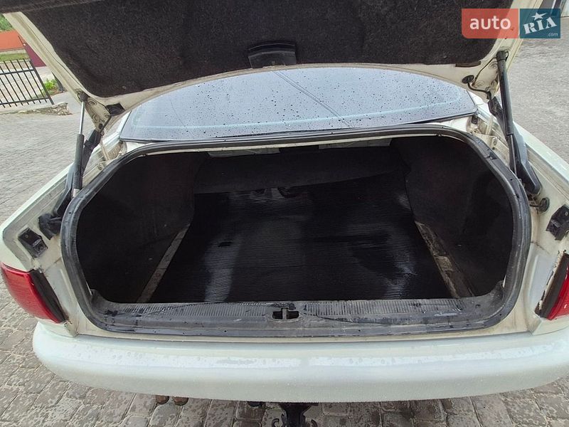 Седан Audi A6 1995 в Кременце