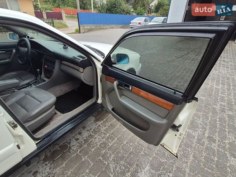 Седан Audi A6 1995 в Кременце