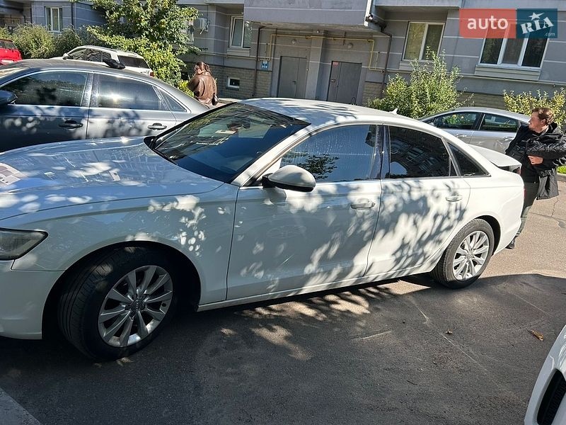 Седан Audi A6 2012 в Киеве