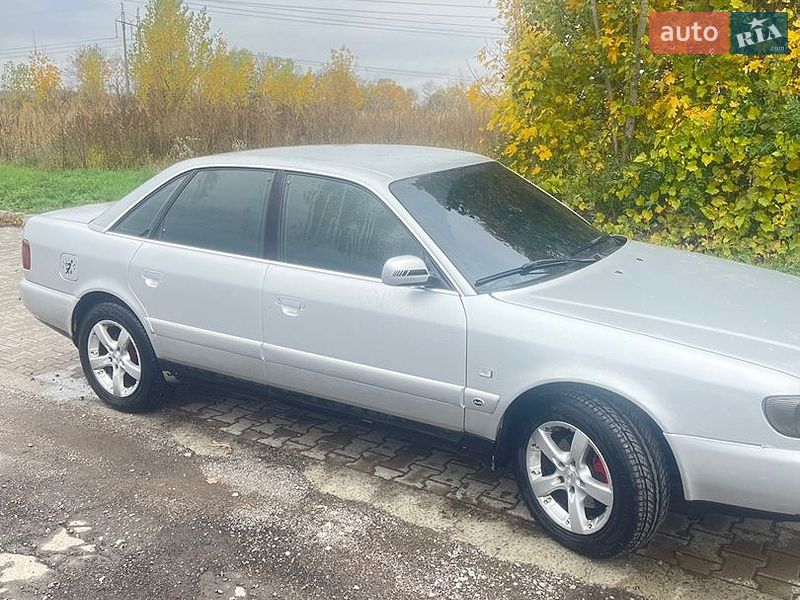 Седан Audi A6 1995 в Клевани