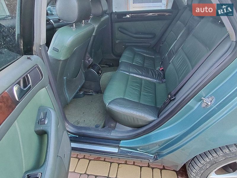 Седан Audi A6 1998 в Борщеве
