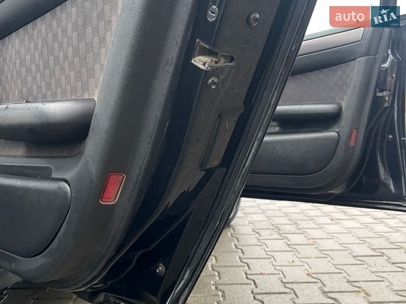 Седан Audi A6 2002 в Хотине