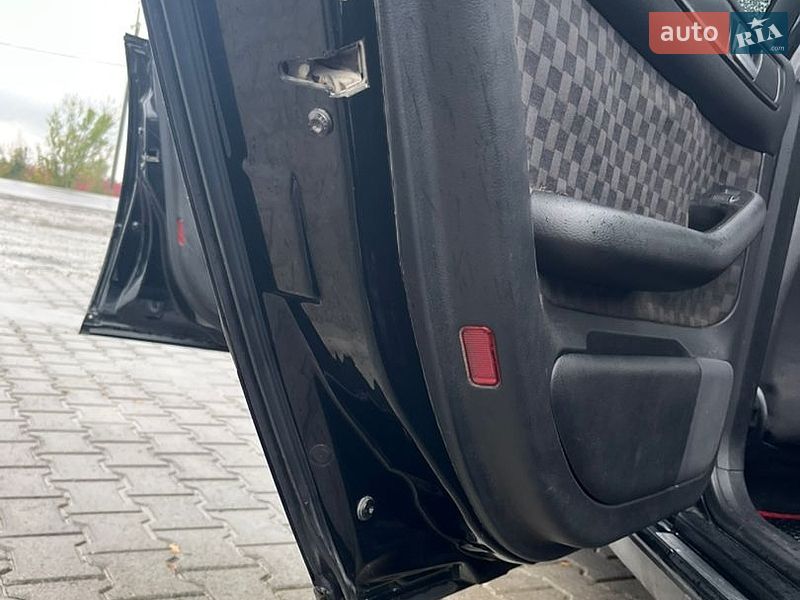 Седан Audi A6 2002 в Хотине