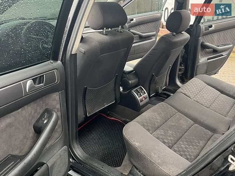 Седан Audi A6 2002 в Хотине
