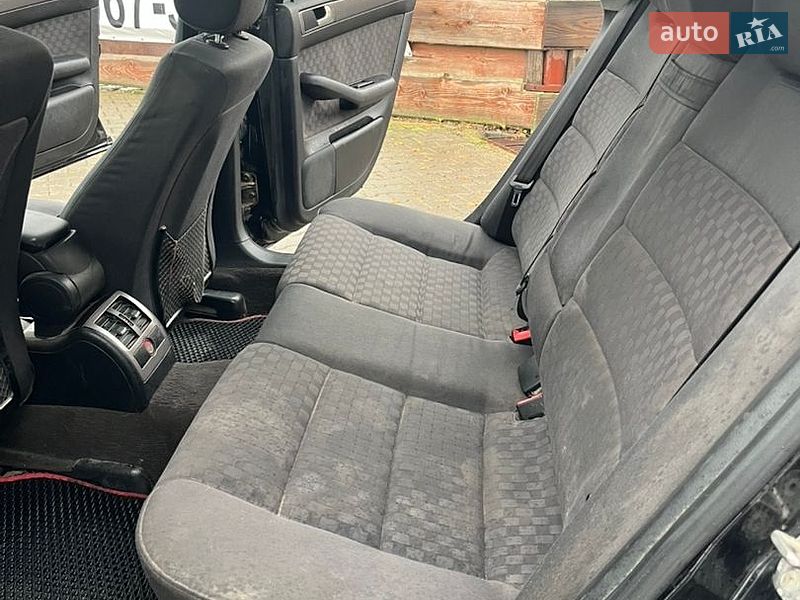 Седан Audi A6 2002 в Хотине