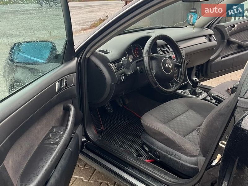 Седан Audi A6 2002 в Хотине